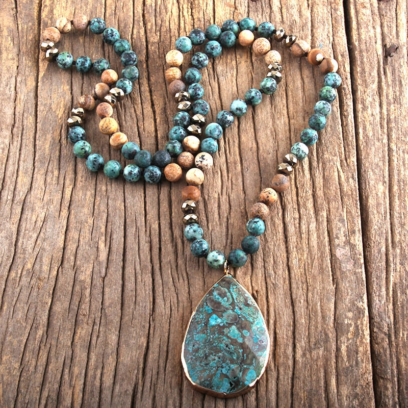 Stone Pendant Beaded Necklace - Palmetto Reina