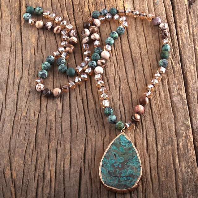 Stone Pendant Beaded Necklace - Palmetto Reina
